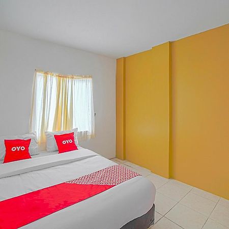 Oyo 90637 Rumah Ni Karo 메단 외부 사진
