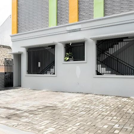 Oyo 90637 Rumah Ni Karo 메단 외부 사진