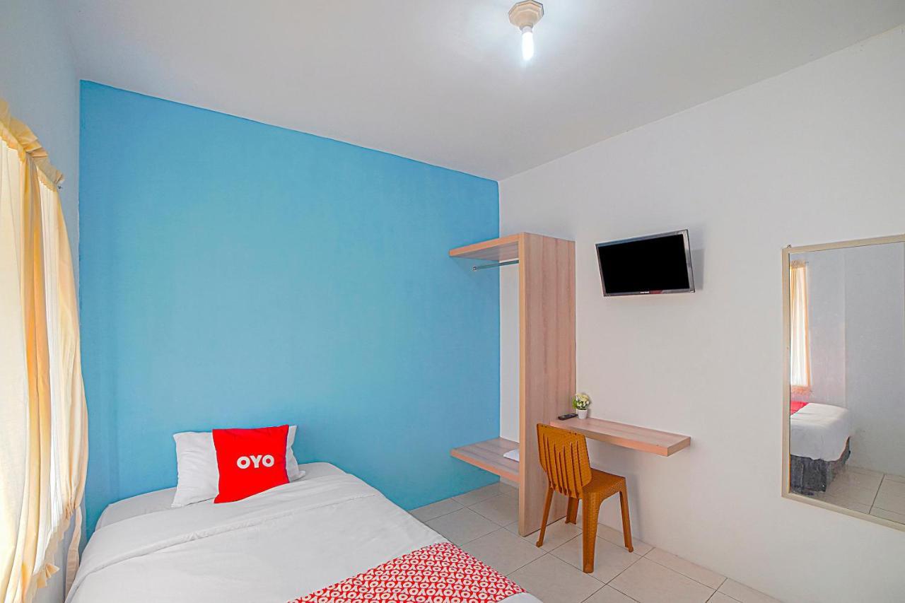 Oyo 90637 Rumah Ni Karo 메단 외부 사진