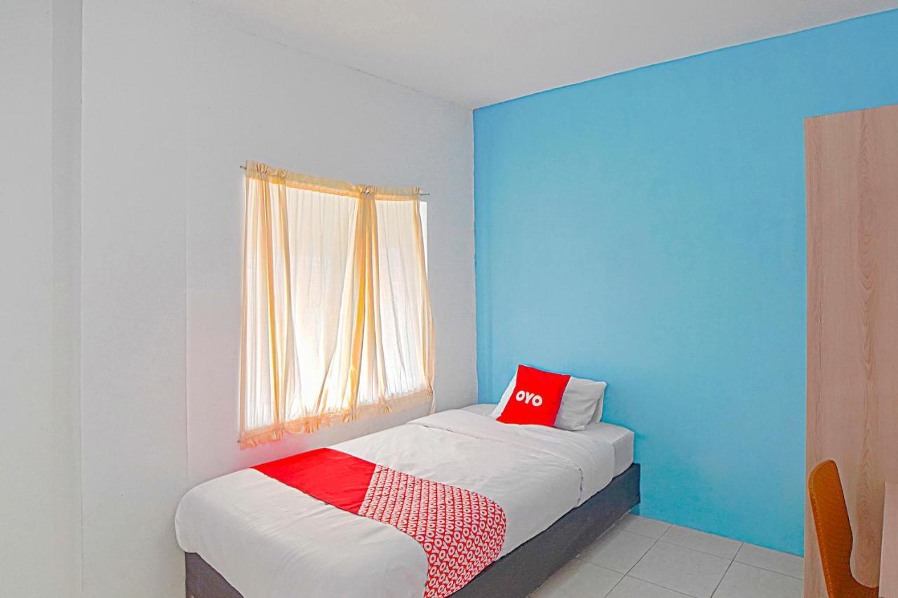 Oyo 90637 Rumah Ni Karo 메단 외부 사진