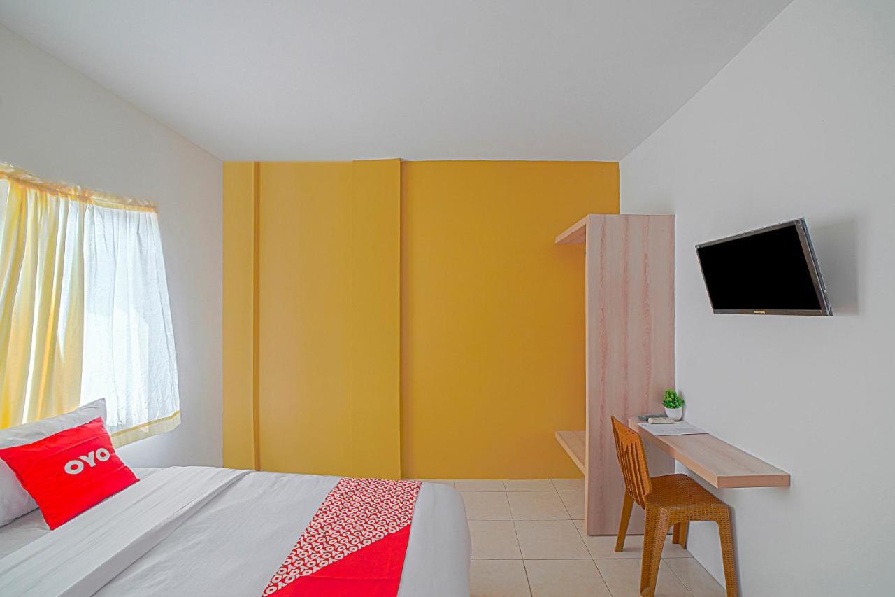 Oyo 90637 Rumah Ni Karo 메단 외부 사진