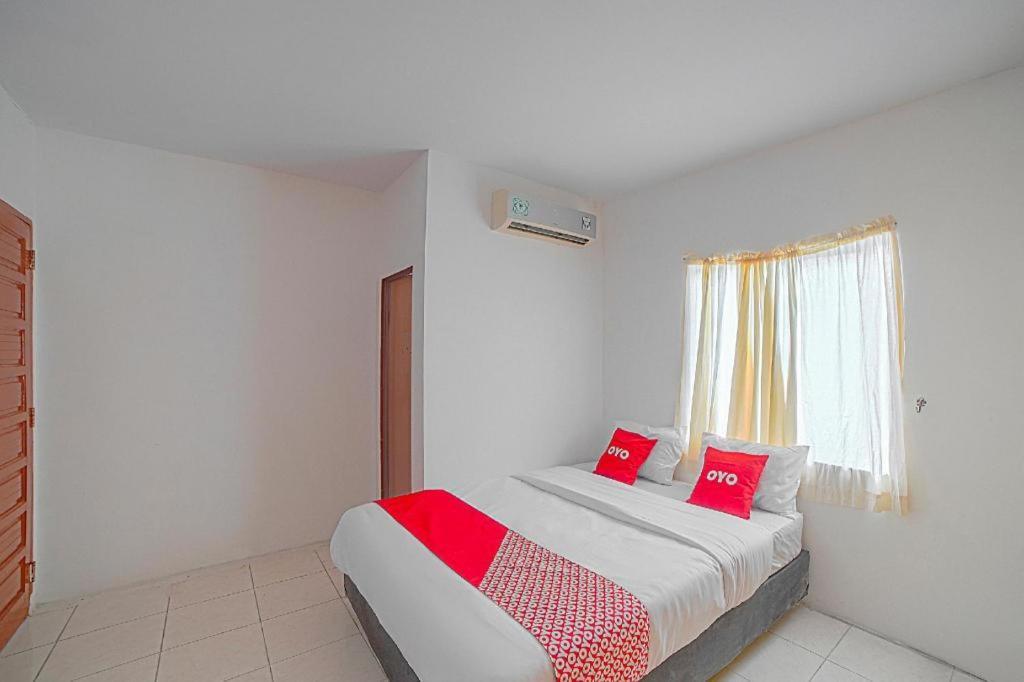 Oyo 90637 Rumah Ni Karo 메단 외부 사진
